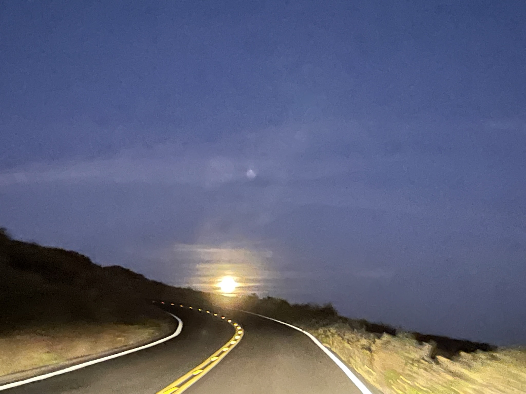 1-1 Drive To Haleakala - Moon.JPEG