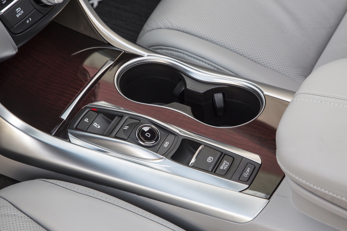 2015_Acura_TLX_Interior_V6_15.jpg