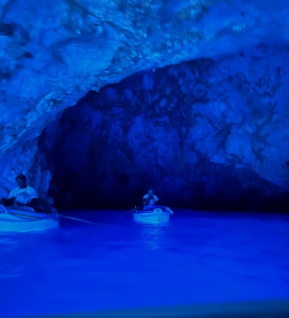 blue grotte M.jpeg