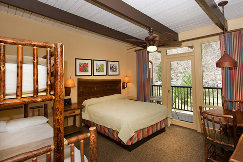 yosemite-valley-lodge_traditional-room-with-bunk_500x333.jpg