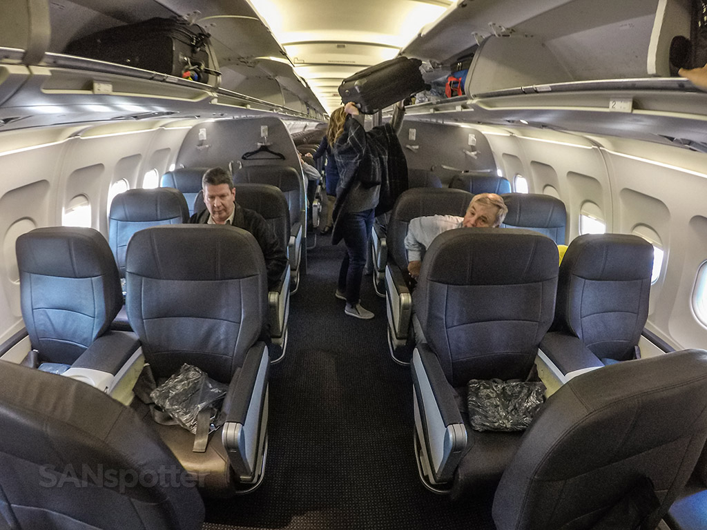 american_airlines_a321_first_class_SFO-PHX_06.jpg