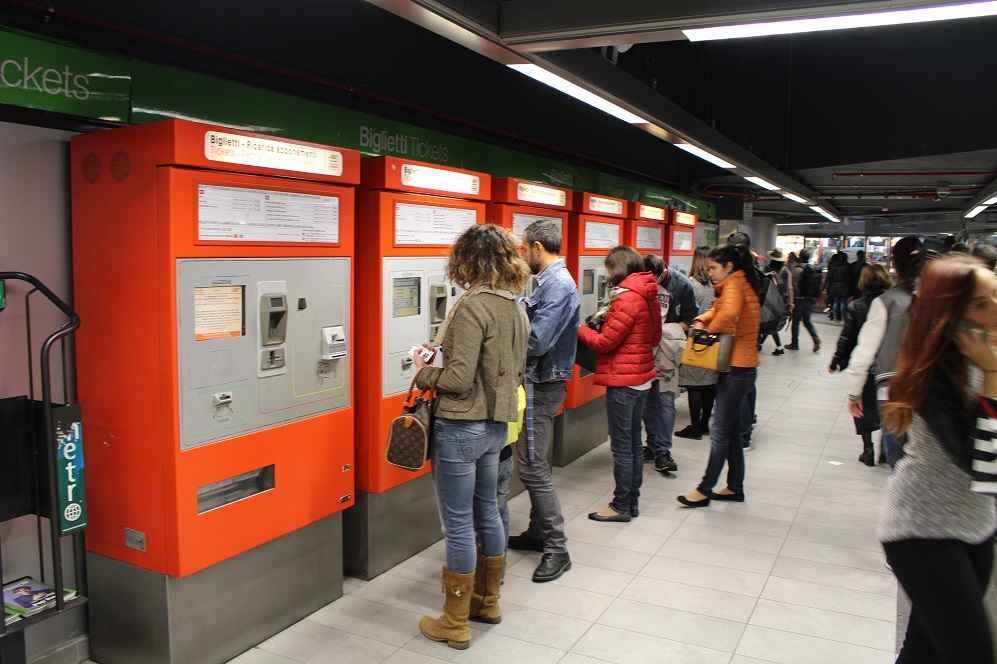 Milano Centrale Railway Station 6.jpg