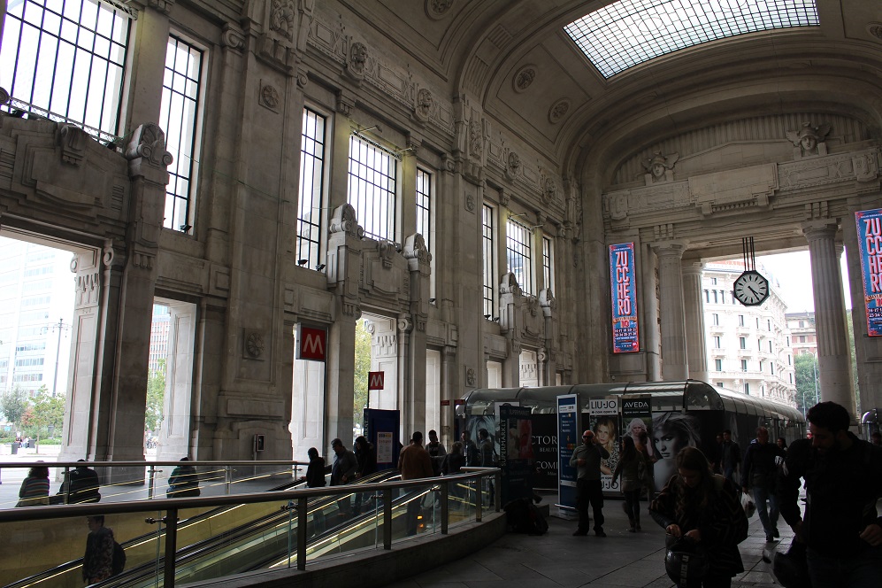 Milano Centrale Railway Station 4.jpg