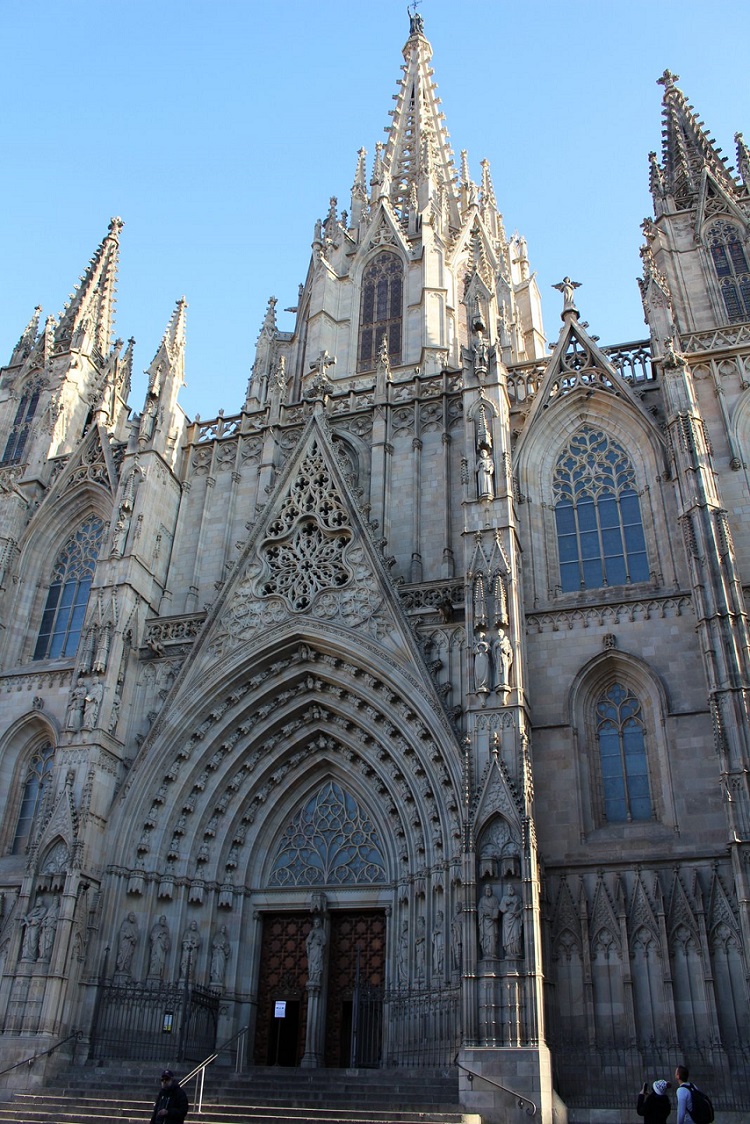 Cathedral de Barcelona 1-3.jpg