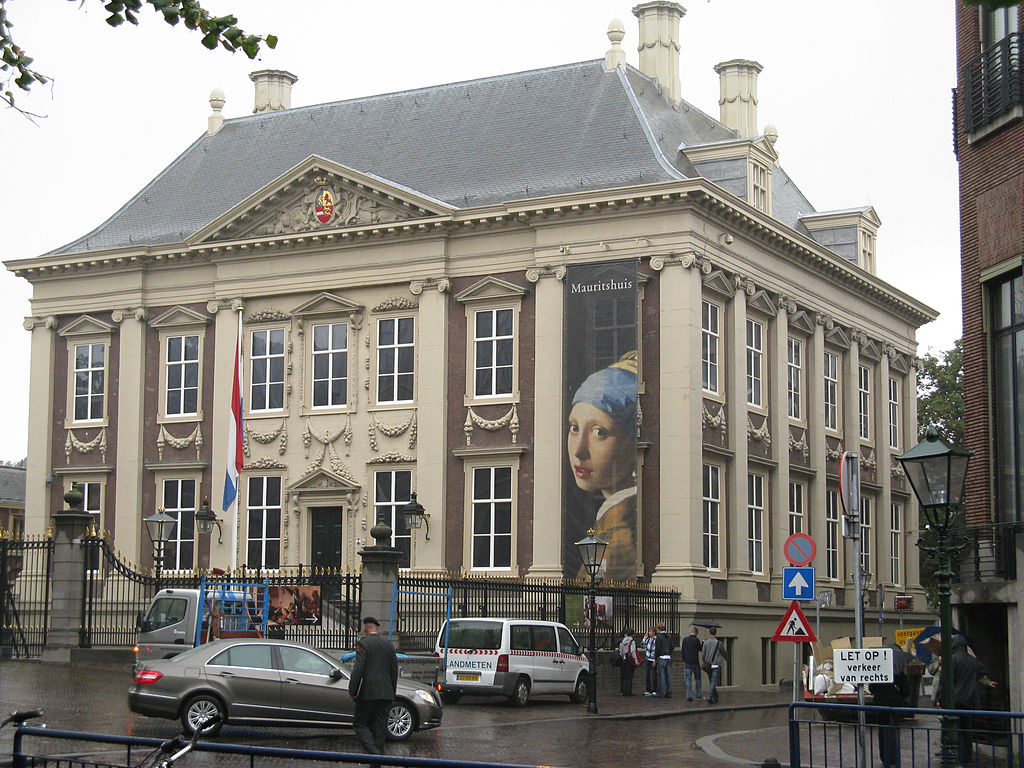 1024px-Mauritshuis-Hague.jpg